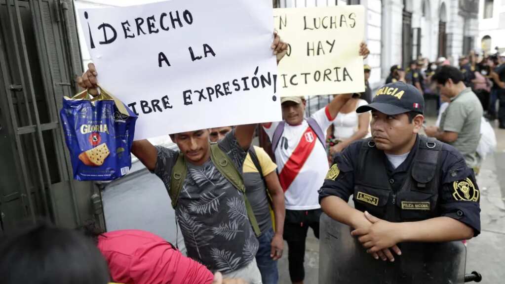 Indígenas amazónicos de Ecuador condenan la “brutal” represión en Perú