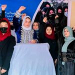 Las afganas protestan a puerta cerrada contra el veto a la educación femenina universitaria por los talibanes