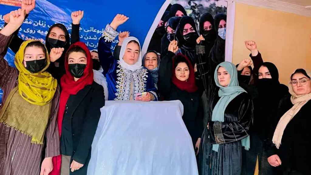 Las afganas protestan a puerta cerrada contra el veto a la educación femenina universitaria por los talibanes