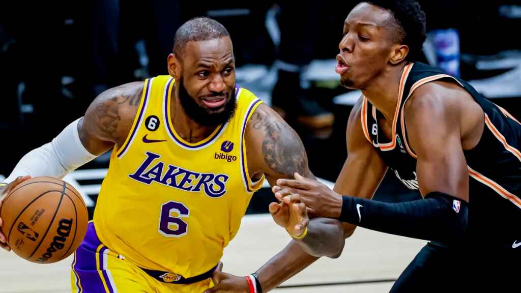 LeBron James y Kevin Durant lideran las votaciones para el All-Star