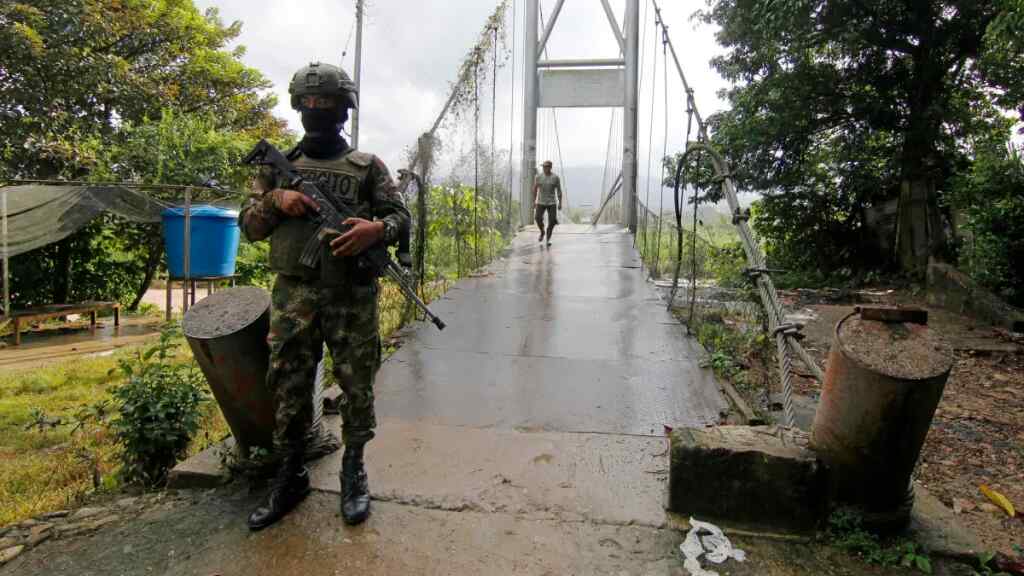 Liberan a tres policías secuestrados en la región colombiana del Catatumbo