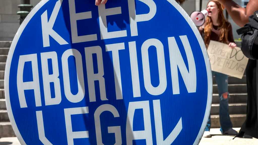 Más mujeres se suicidan cuando se restringe el aborto en EE.UU