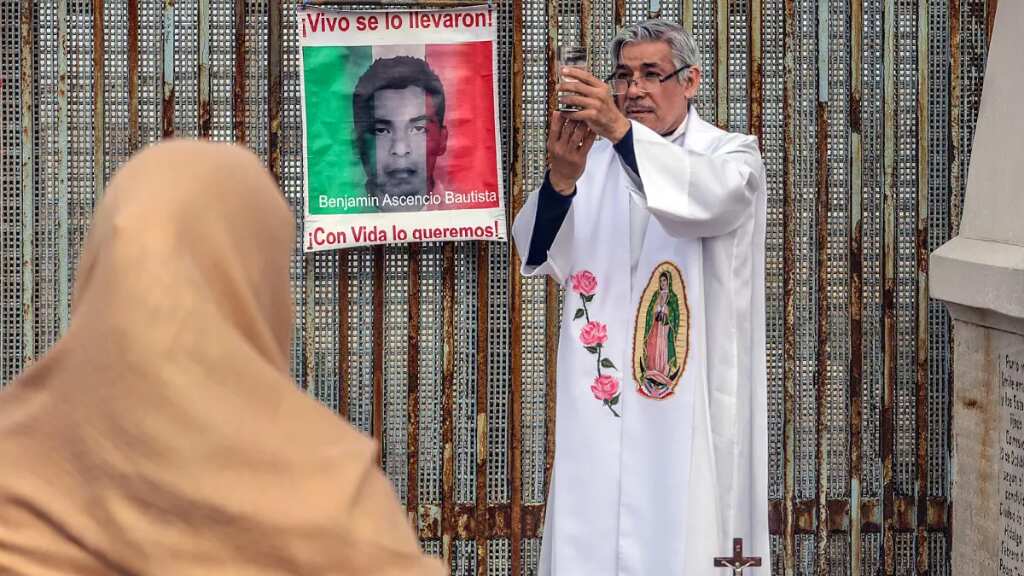 Realizan misa por desaparecidos en ciudad mexicana de Tijuana
