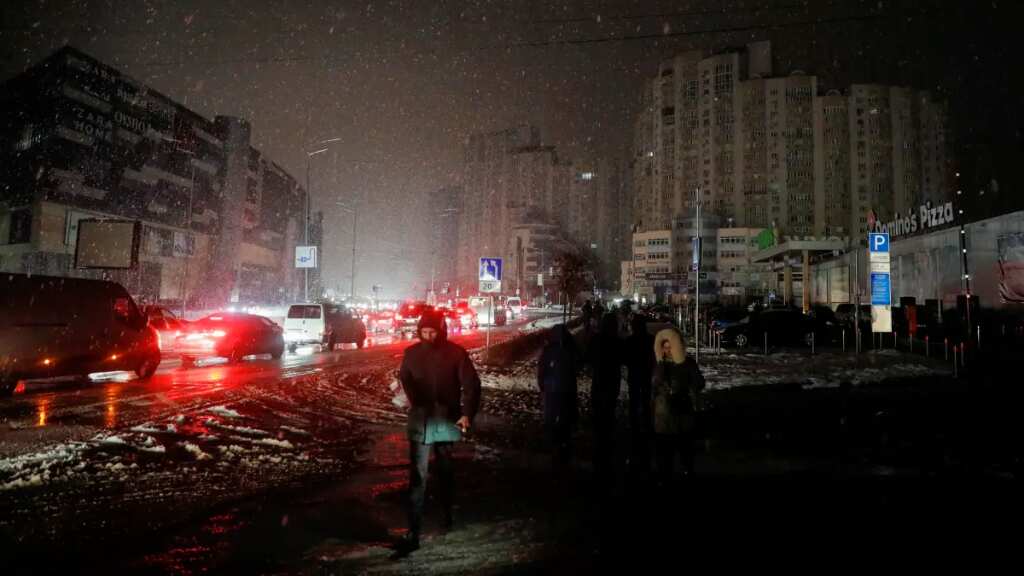 Rusia ataca Kiev, horas después de que se restableciera la calefacción