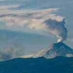Sugieren activa vigilancia y prevención tras la reactivación del volcán Cotopaxi