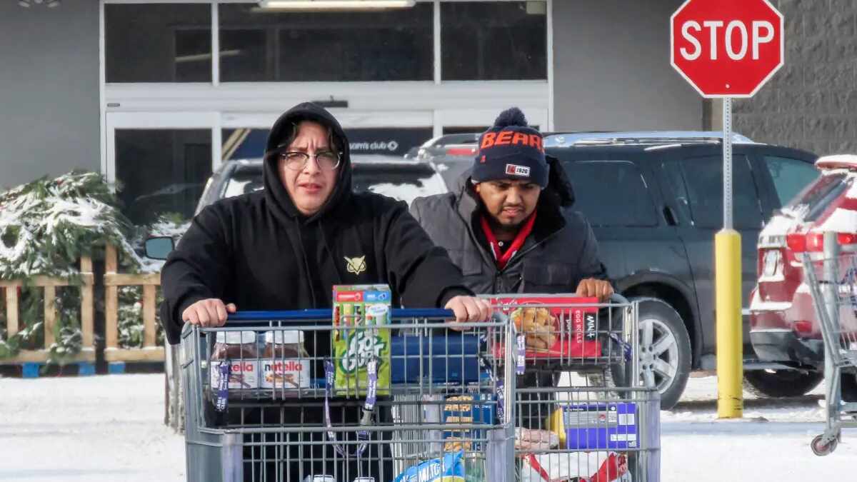 Unos 1.800 vuelos cancelados por tormenta invernal en EE.UU. a horas de la Nochebuena