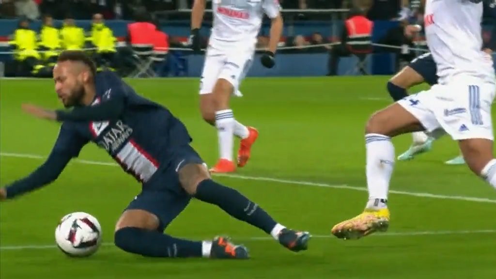 Neymar es expulsado tras 2 amarillas ante el Strasbourg