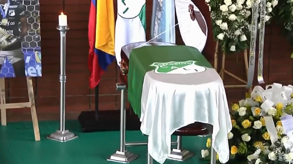 Sepelio de Andrés Balanta- sede deportivo cali