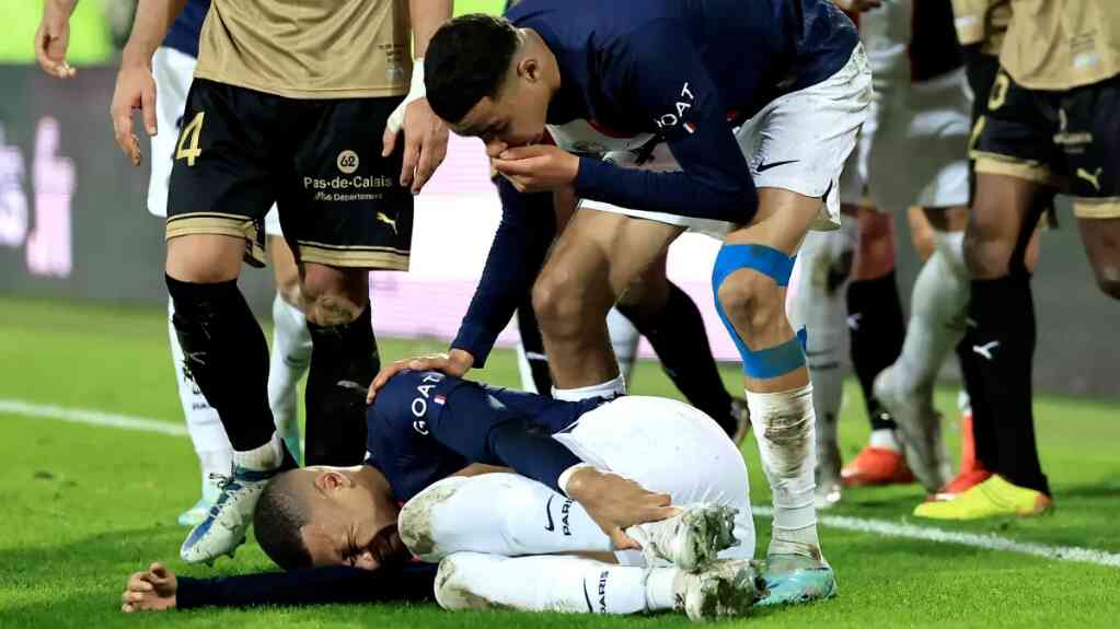 3-1. El Lens amarga el Año Nuevo al París Saint Germain