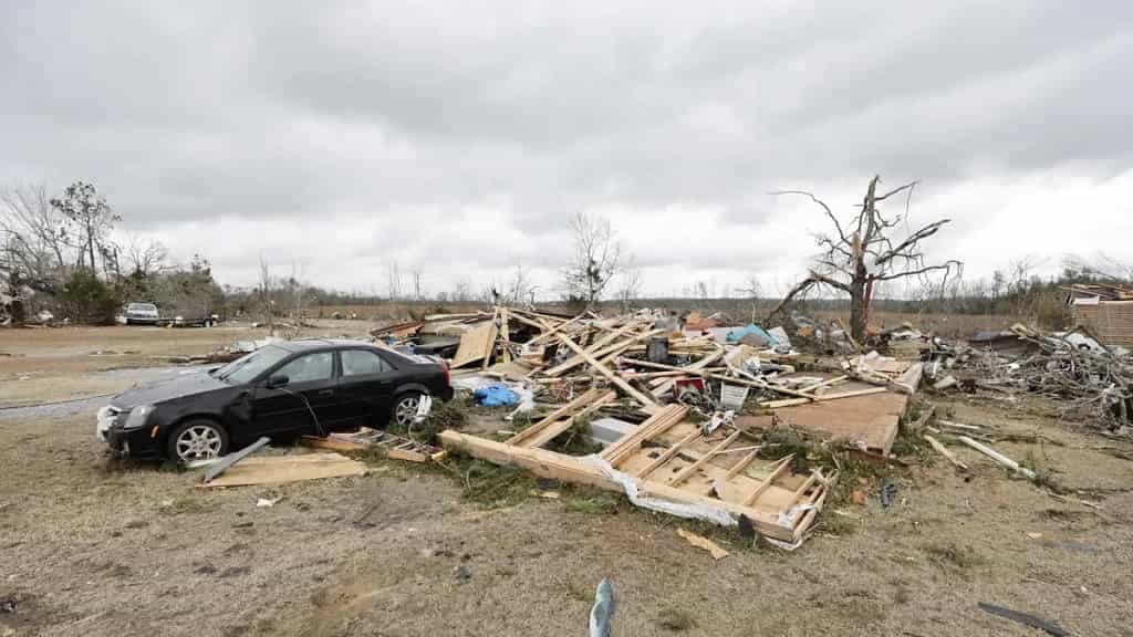 Al menos siete muertos por los tornados y tormentas en el sureste de EE.UU. 22