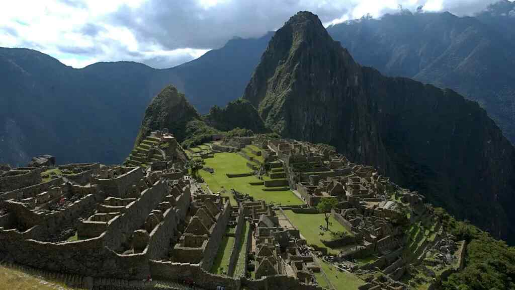 Cierran indefinidamente Machu Picchu por protestas antigubernamentales