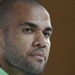 Dani Alves no quiere que su mamá y hermano lo vean preso en Barcelona