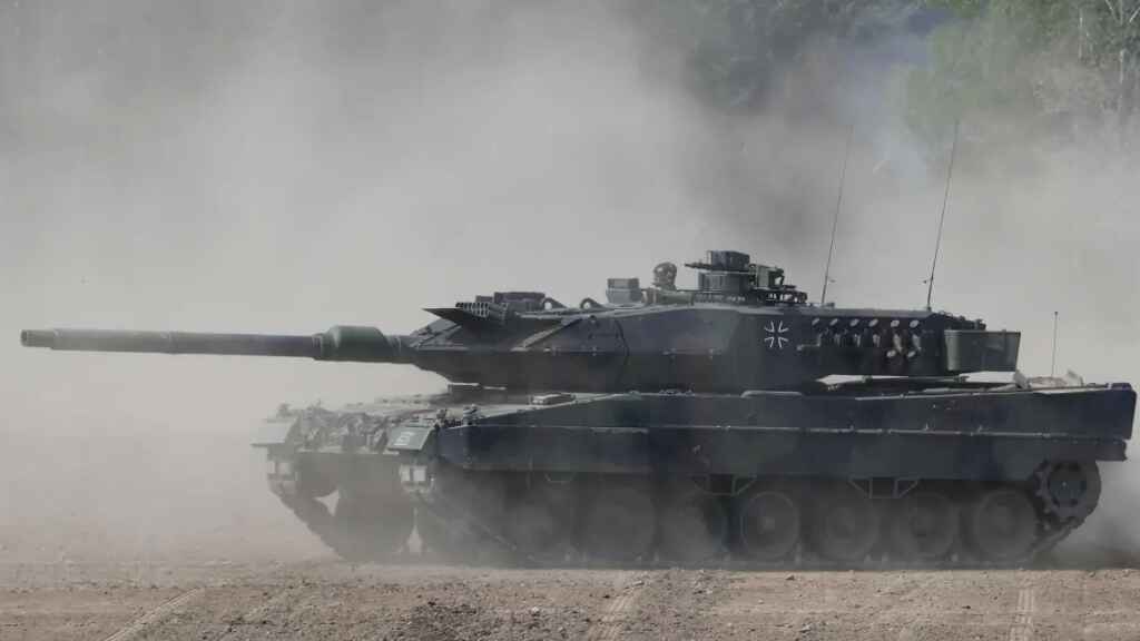 El Gobierno alemán confirma el envío de tanques «Leopard 2» a Ucrania