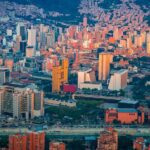 El Gobierno trata de lograr la «paz urbana» con 12 grupos criminales de Medellín