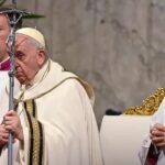 El papa alerta contra la «sedación» del consumismo en la misa de Reyes Magos