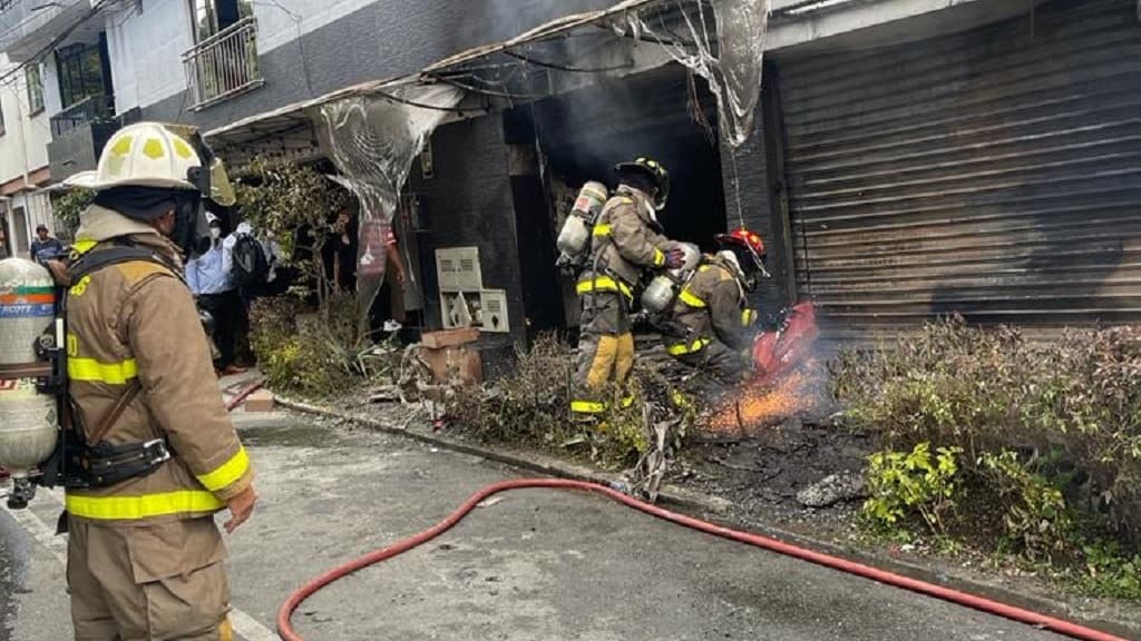 incendio barrio Alcalá -Envigado -en una ferretería 