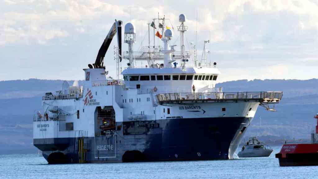 Italia rechaza petición de barcos humanitarios para atracar en puerto cercano