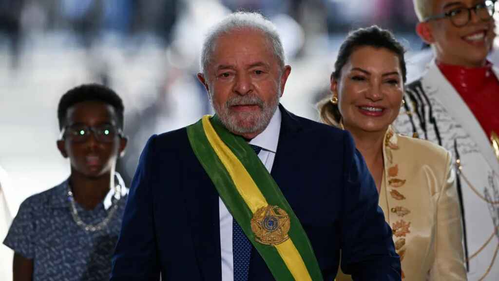 La bolsa de Sao Paulo comienza el 2023 con una fuerte caída tras la investidura de Lula