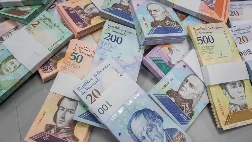 La moneda de Venezuela cae un 5 % frente al dólar en primera semana de 2023