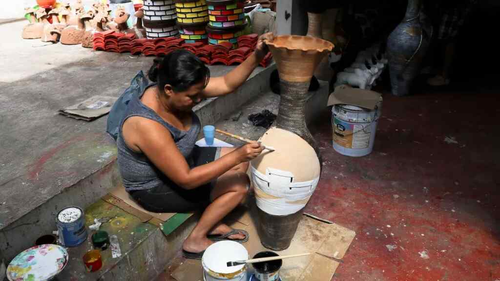La pobreza en Ecuador baja al 25,2 % y roza el nivel prepandemia