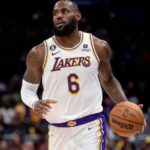 LeBron no puede celebrar con victoria sus históricos 38