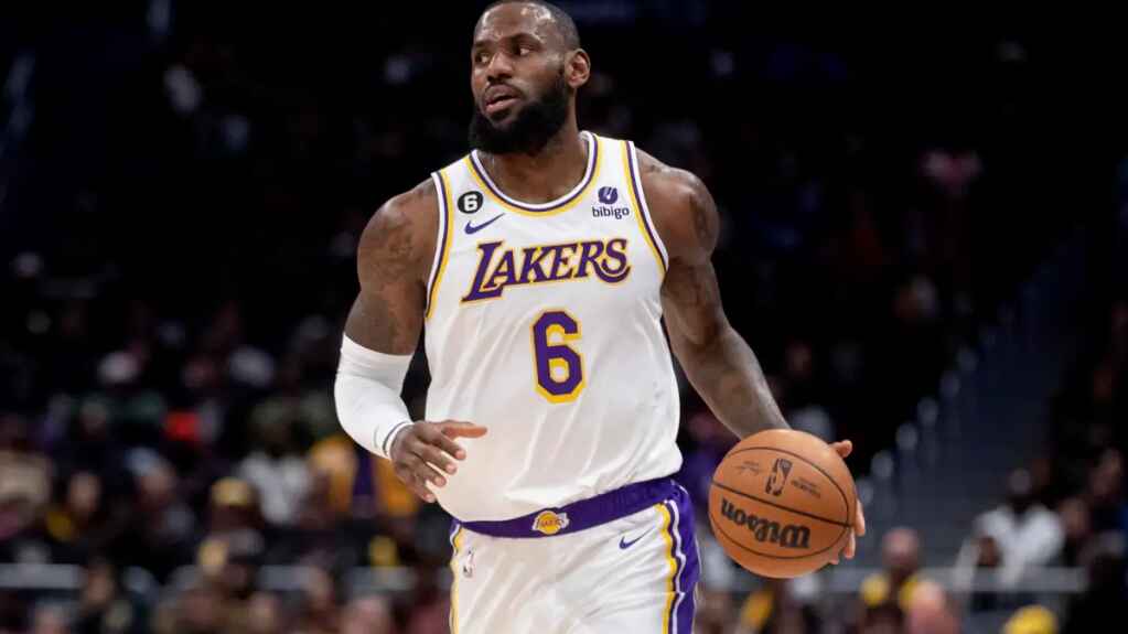 LeBron no puede celebrar con victoria sus históricos 38