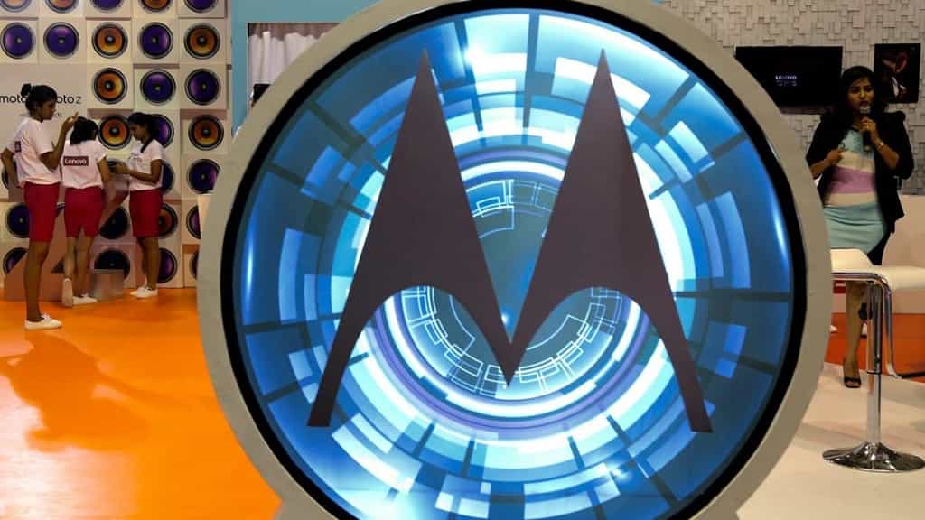 Motorola y Bullit presentan el primer dispositivo con mensajería por satélite