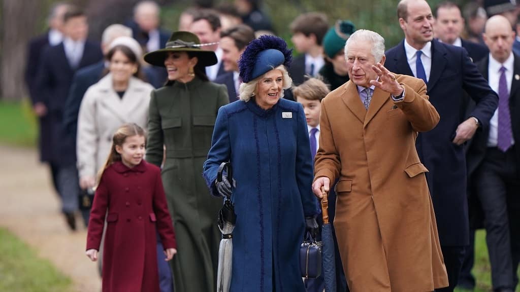 El príncipe Harry dice de la reina Camilla que es como una "villana peligrosa"