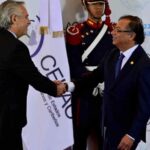 Petro aprovecha la cumbre de la Celac para reunirse con el representante de Biden