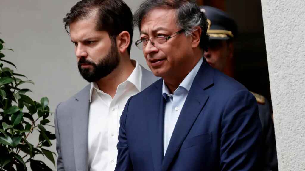 Petro suspende su último acto en Chile y vuelve a Colombia por gran derrumbe