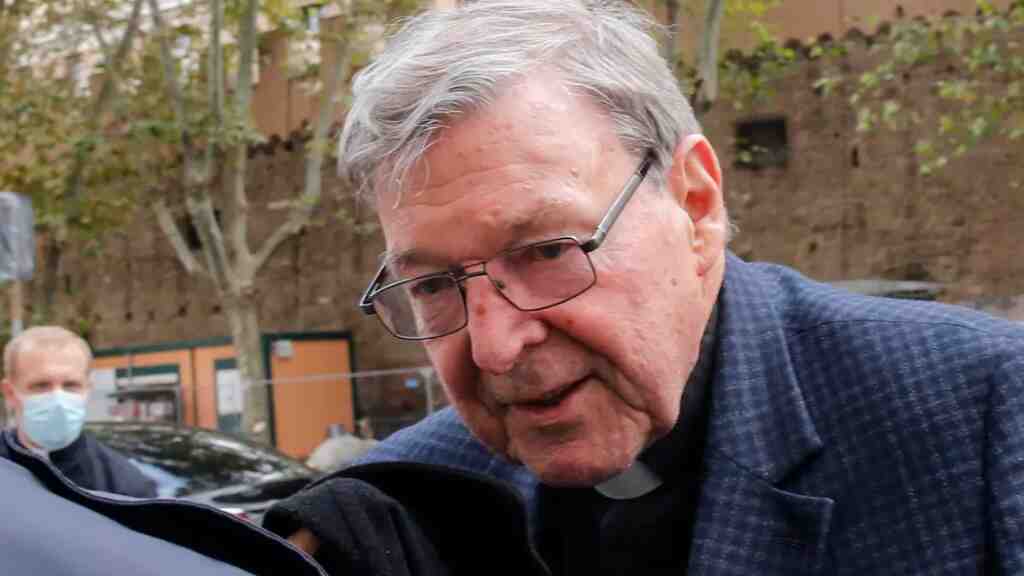 Protesta contra la pederastia marca el funeral del cardenal Pell en Australia