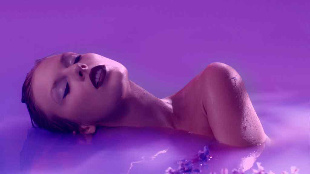 Taylor Swift publica por sorpresa el nuevo video de su tema «Lavender Haze» (1)