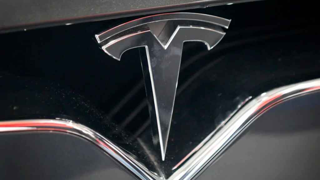 Tesla tuvo un beneficio récord de 12