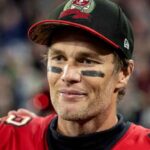 Tom Brady lleva a Bucs al título del Sur de la NFC con triunfo sobre Panthers