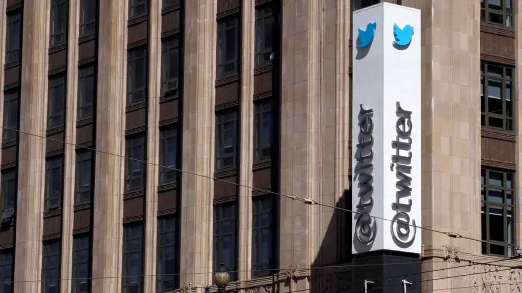 Twitter ya solo cuenta con 1.300 empleados tras los recortes masivos, según CNBC