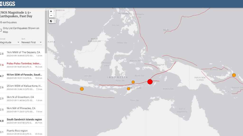 Un terremoto de magnitud 7,6 con epicentro en el Mar de Banda sacude a Indonesia (1)