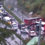 Accidente múltiple -trancón en la vía al túnel de Occidente - por blanquizal