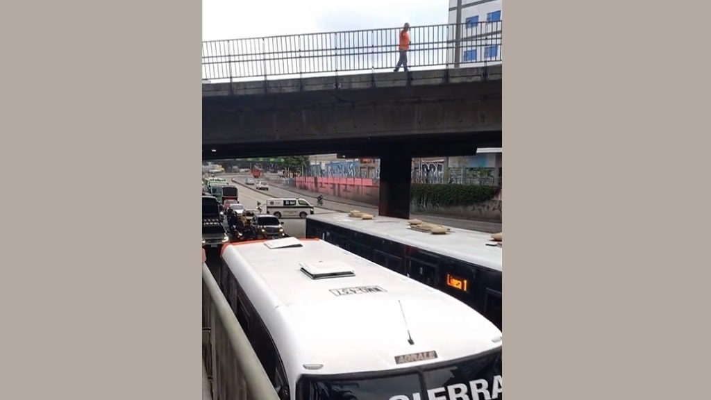 Suicidio- Avenida del Ferrocarril en Medellín