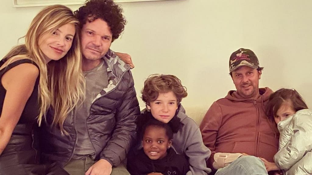 Johana Bahamón- posa junto a Cabas, su ex, y su esposo Juan Manuel Salazar
