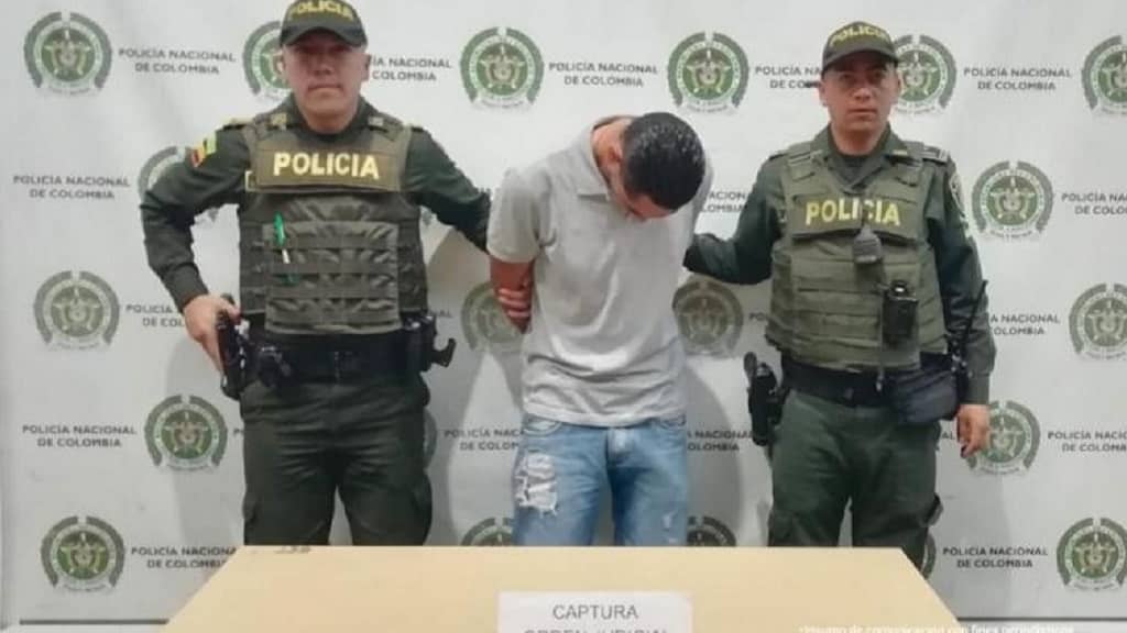 Detienen en Medellín a sujeto que obligó a su pareja a tatuarse su nombre