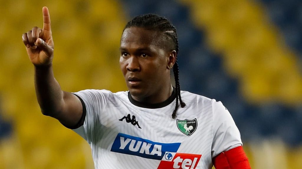 Tras rechazo de América, Hugo Rodallega se vestirá de cardenal