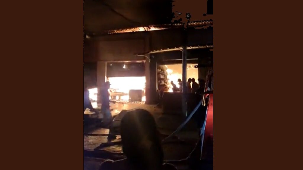 Voraz incendio consumió varias partes del mercado público de Cereté