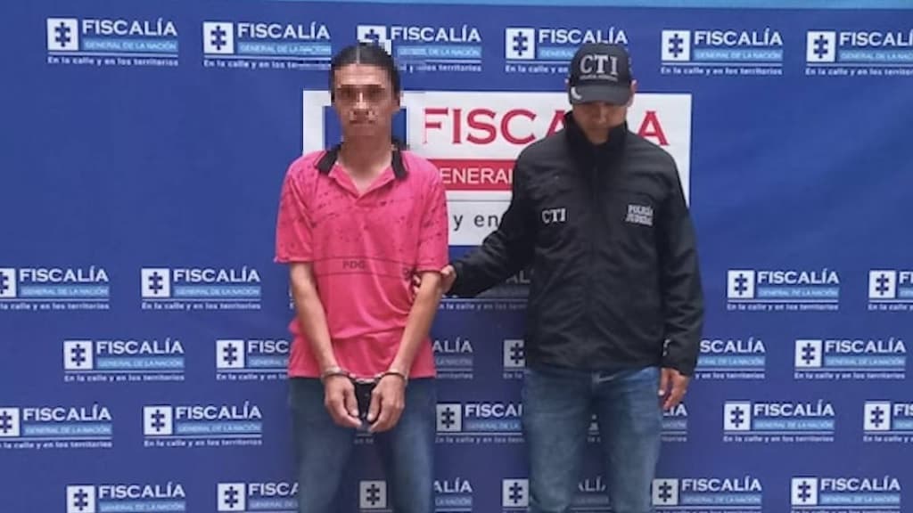 Hombre atacó con martillo a su esposa en Medellín- villatina