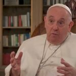 El papa Francisco dice que la homosexualidad no es un delito