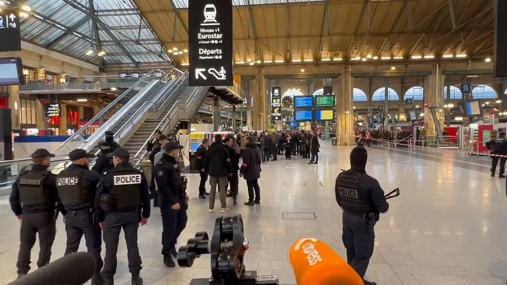 Hombre acuchilla a pasajeros en estación del tren Gare du Nord en París