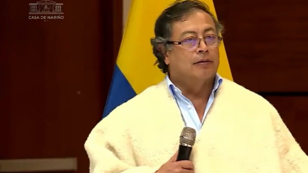 Gustavo Petro: El presidente de Colombia regulará las tarifas de energía y gas