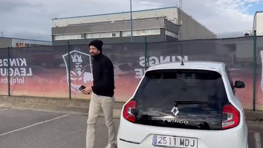 Piqué llega a su oficina en Kings League a bordo de un Twingo
