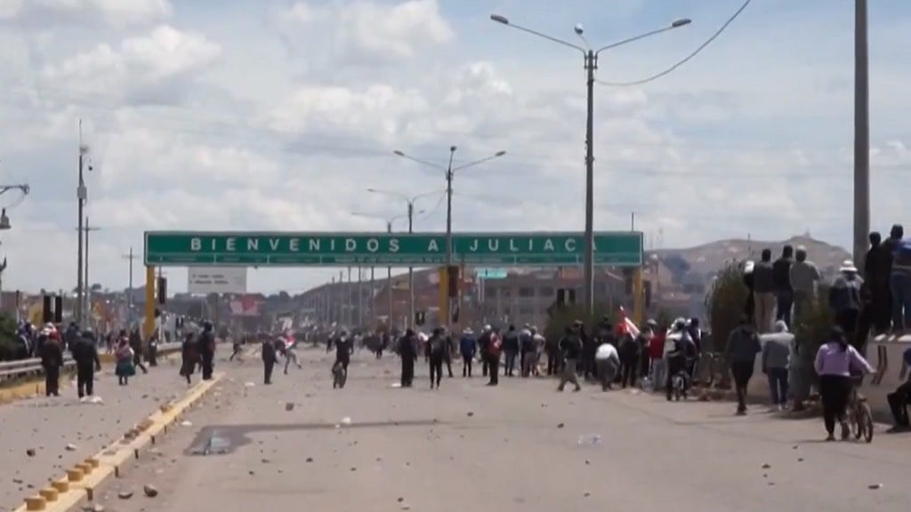 Tres días de duelo tras muertes en manifestaciones en Juliaca, Perú