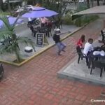 Atraco en Medellín - sector estadio --una niña queda en medio