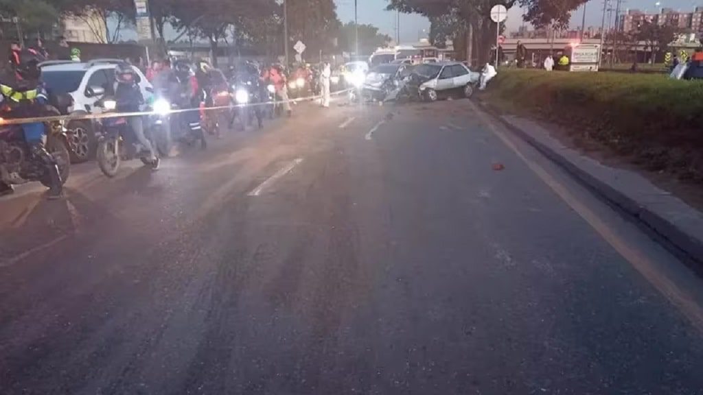 Choque de 3 carros en calle 13 con avenida ciudad de Cali, en Bogotá, deja un muerto